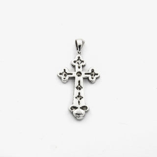 Kreuzanhänger aus 750 Weißgold mit Brillant, nachhaltiger second hand Schmuck perfekt aufgearbeitet