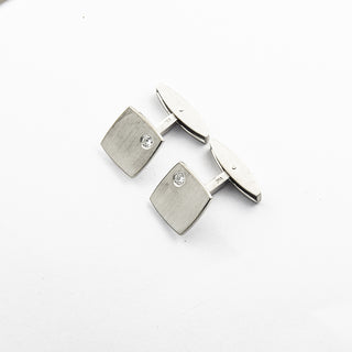 Manschettenknöpfe von Juwelier Richarz aus 750 Weißgold mit Brillant, nachhaltiger second hand Schmuck perfekt aufgearbeitet