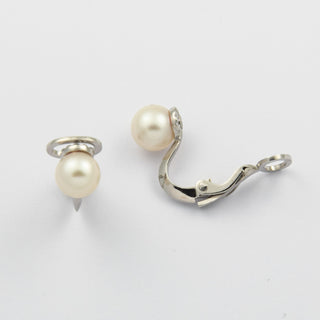 Ohrclips aus 750 Weißgold mit Perle, nachhaltiger second hand Schmuck perfekt aufgearbeitet