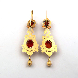 Ohrhänger aus 585 Gelbgold mit Koralle, nachhaltiger second hand Schmuck perfekt aufgearbeitet