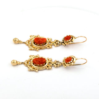 Ohrhänger aus 585 Gelbgold mit Koralle, nachhaltiger second hand Schmuck perfekt aufgearbeitet