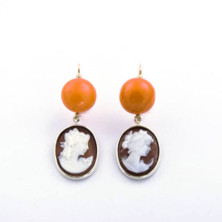 Korallenohrhänger aus 585 Gelbgold mit Kamee/Gemme, nachhaltiger second hand Schmuck perfekt aufgearbeitet