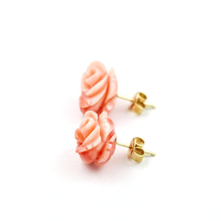 Korallenohrstecker Blüte aus 585 Gelbgold, nachhaltiger second hand Schmuck perfekt aufgearbeitet