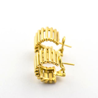 Ohrstecker mit Clipmechanik aus 750 Gelbgold, nachhaltiger second hand Schmuck perfekt aufgearbeitet