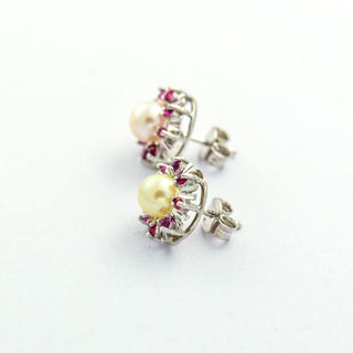 Perlenohrstecker aus 585 Weißgold mit Rubin, nachhaltiger second hand Schmuck perfekt aufgearbeitet