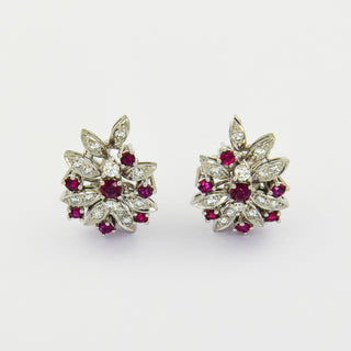 Ohrstecker aus 750 Weißgold mit Rubin und Brillant, nachhaltiger second hand Schmuck perfekt aufgearbeitet