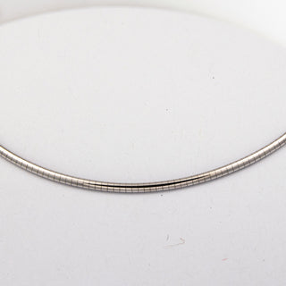 Omegareif aus 585 Weißgold, 47cm, nachhaltiger second hand Schmuck perfekt aufgearbeitet