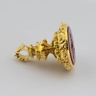 Petschaft Antilope aus 585 Gelbgold mit Karneol, nachhaltiger second hand Schmuck perfekt aufgearbeitet