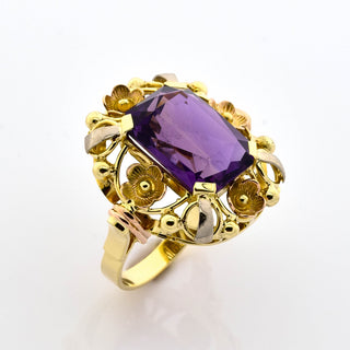 Ring aus 585 Gelb-, Rot- und Weißgold mit Amethyst, nachhaltiger second hand Schmuck perfekt aufgearbeitet