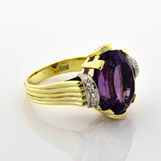 Ring aus 585 Gelb- und Weißgold mit Amethyst und Diamant, nachhaltiger second hand Schmuck perfekt aufgearbeitet