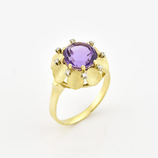 Ring aus 585 Gelb- und Weißgold mit Amethyst und Diamant, nachhaltiger second hand Schmuck perfekt aufgearbeitet