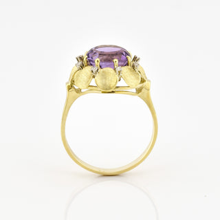 Ring aus 585 Gelb- und Weißgold mit Amethyst und Diamant, nachhaltiger second hand Schmuck perfekt aufgearbeitet