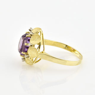 Ring aus 585 Gelb- und Weißgold mit Amethyst und Diamant, nachhaltiger second hand Schmuck perfekt aufgearbeitet