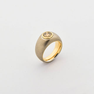 Brillantring aus 750 Gelb- und Weißgold, nachhaltiger second hand Schmuck perfekt aufgearbeitet