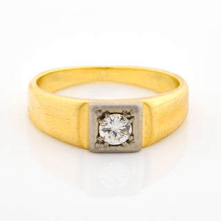 Ring aus 585 Gelb- und Weißgold mit Brillant, nachhaltiger second hand Schmuck perfekt aufgearbeitet