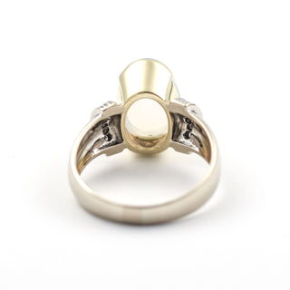 Ring aus 585 Gelb- und Weißgold mit Mondstein und Brillant, nachhaltiger second hand Schmuck perfekt aufgearbeitet