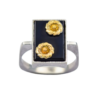 Ring aus 585 Gelb- und Weißgold mit Onyx, nachhaltiger second hand Schmuck perfekt aufgearbeitet