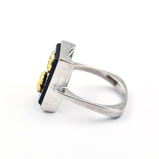 Ring aus 585 Gelb- und Weißgold mit Onyx, nachhaltiger second hand Schmuck perfekt aufgearbeitet