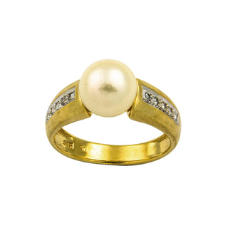 Ring aus 585 Gelb- und Weißgold mit Perle und Brillant, nachhaltiger second hand Schmuck perfekt aufgearbeitet