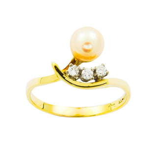 Ring aus 585 Gelb- und Weißgold mit Perle und Diamant, nachhaltiger second hand Schmuck perfekt aufgearbeitet