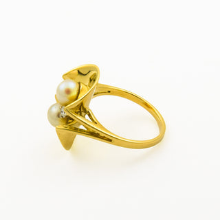 Ring aus 585 Gelb- und Weißgold mit Perle und Brillant, nachhaltiger second hand Schmuck perfekt aufgearbeitet