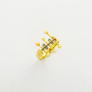 Ring aus 585 Gelb- und Weißgold mit Perle und Diamant, nachhaltiger second hand Schmuck perfekt aufgearbeitet