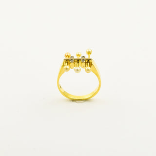 Ring aus 585 Gelb- und Weißgold mit Perle und Diamant, nachhaltiger second hand Schmuck perfekt aufgearbeitet