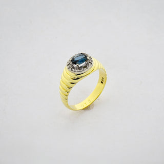 Saphirring aus 585 Gelb- und Weißgold mit Brillant, nachhaltiger second hand Schmuck perfekt aufgearbeitet