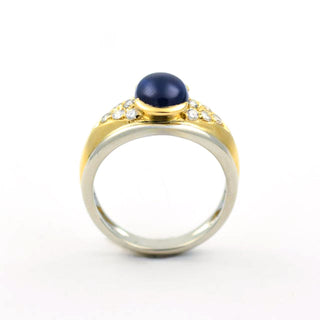 Saphirring aus 750 Gelb- und Weißgold mit Brillant, nachhaltiger second hand Schmuck perfekt aufgearbeitet