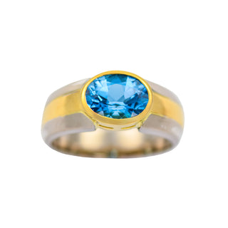 Oeding-Erdel Ring aus 750 Gelb- und Weißgold mit Topas, nachhaltiger second hand Schmuck perfekt aufgearbeitet