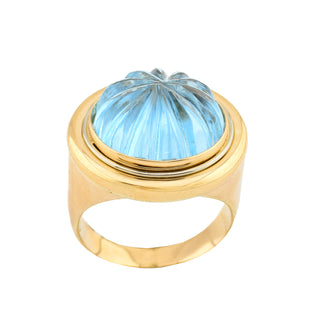 Ring aus 750 Gelb- und Weißgold mit Blautopas, nachhaltiger second hand Schmuck perfekt aufgearbeitet