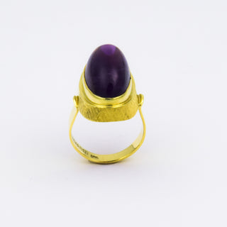Ring aus 585 Gelbgold mit Amethyst, nachhaltiger second hand Schmuck perfekt aufgearbeitet