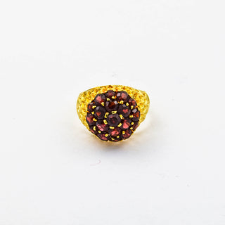 Granatring aus 750 Gelbgold, nachhaltiger second hand Schmuck perfekt aufgearbeitet