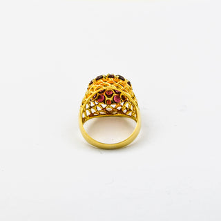 Granatring aus 750 Gelbgold, nachhaltiger second hand Schmuck perfekt aufgearbeitet