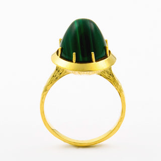 Ring aus 585 Gelbgold mit Malachit, nachhaltiger second hand Schmuck perfekt aufgearbeitet