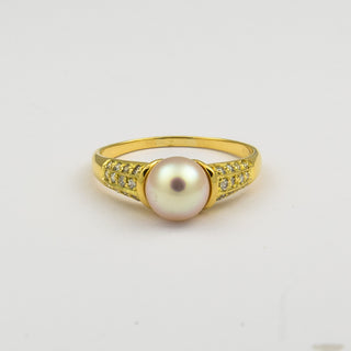 Ring aus 750 Gelbgold mit Perle und Brillant, nachhaltiger second hand Schmuck perfekt aufgearbeitet