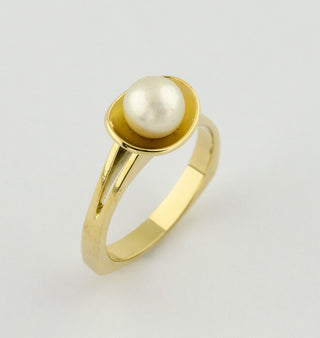 Perlring aus 585 Gelbgold, nachhaltiger second hand Schmuck perfekt aufgearbeitet