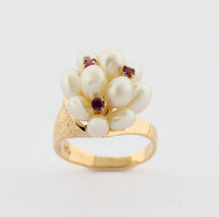 Ring aus 585 Gelbgold mit Perle und Rubin, vintage, nachhaltiger second hand Schmuck perfekt aufgearbeitet