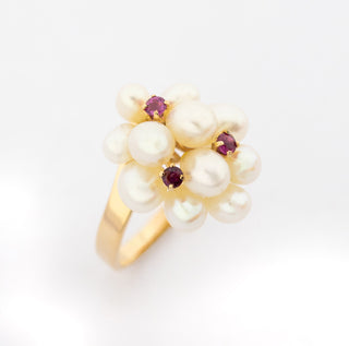 Ring aus 585 Gelbgold mit Perle und Rubin, vintage, nachhaltiger second hand Schmuck perfekt aufgearbeitet