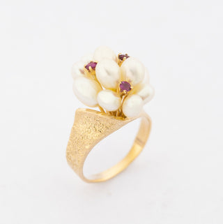 Ring aus 585 Gelbgold mit Perle und Rubin, vintage, nachhaltiger second hand Schmuck perfekt aufgearbeitet