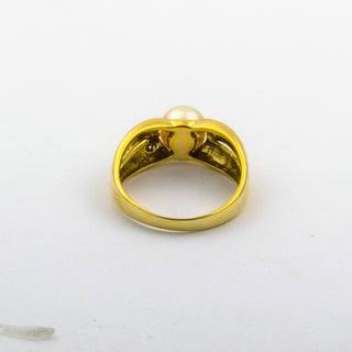 Ring aus 585 Gelbgold mit Perle und Brillant, nachhaltiger second hand Schmuck perfekt aufgearbeitet