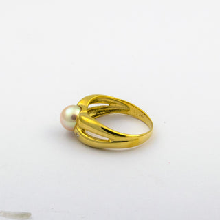 Ring aus 585 Gelbgold mit Perle und Brillant, nachhaltiger second hand Schmuck perfekt aufgearbeitet