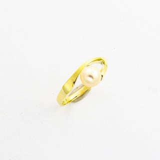 Ring aus 585 Gelbgold mit Perle, nachhaltiger second hand Schmuck perfekt aufgearbeitet