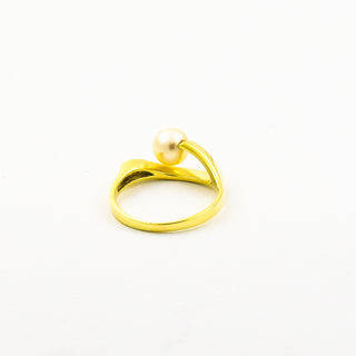 Ring aus 585 Gelbgold mit Perle, nachhaltiger second hand Schmuck perfekt aufgearbeitet