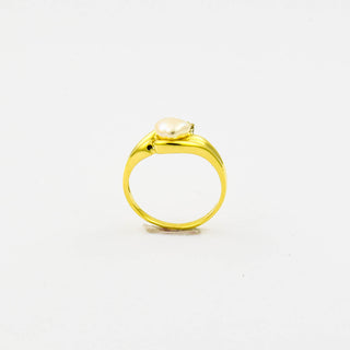 Ring aus 585 Gelbgold mit Perle und Diamant, nachhaltiger second hand Schmuck perfekt aufgearbeitet