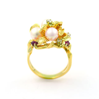 Perlenring aus 585 Gelbgold mit Brillant und Rubin, nachhaltiger second hand Schmuck perfekt aufgearbeitet