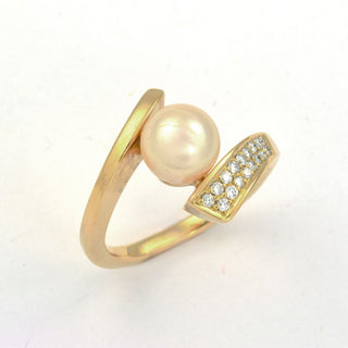 Perlenring aus 750 Gelbgold mit Brillant, nachhaltiger second hand Schmuck perfekt aufgearbeitet