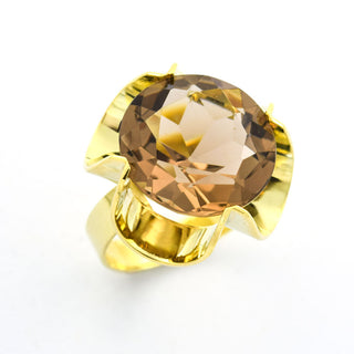 Ring aus 585 Gelbgold mit Rauchquarz, nachhaltiger second hand Schmuck perfekt aufgearbeitet