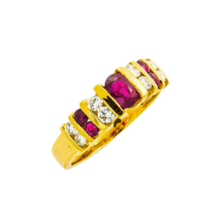 Ring aus 750 Gelbgold mit Rubin und Brillant, nachhaltiger second hand Schmuck perfekt aufgearbeitet