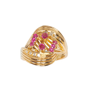 Rubinring aus 750 Gelbgold mit Diamant, nachhaltiger second hand Schmuck perfekt aufgearbeitet